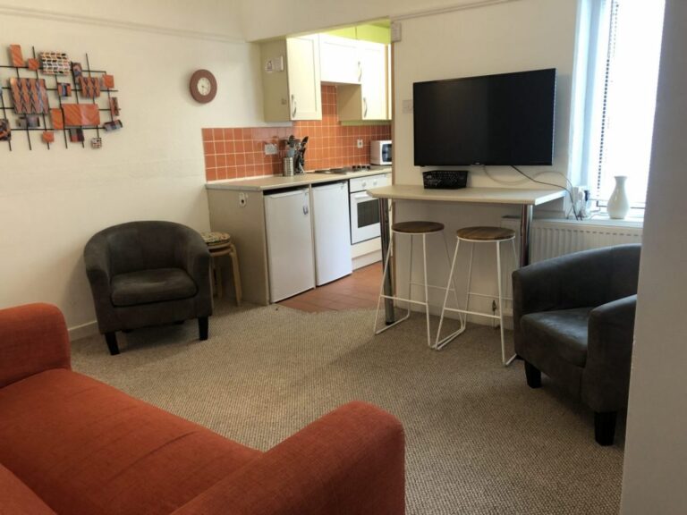 Understanding Rental Contracts and Terms Before Committing to Student Accommodation